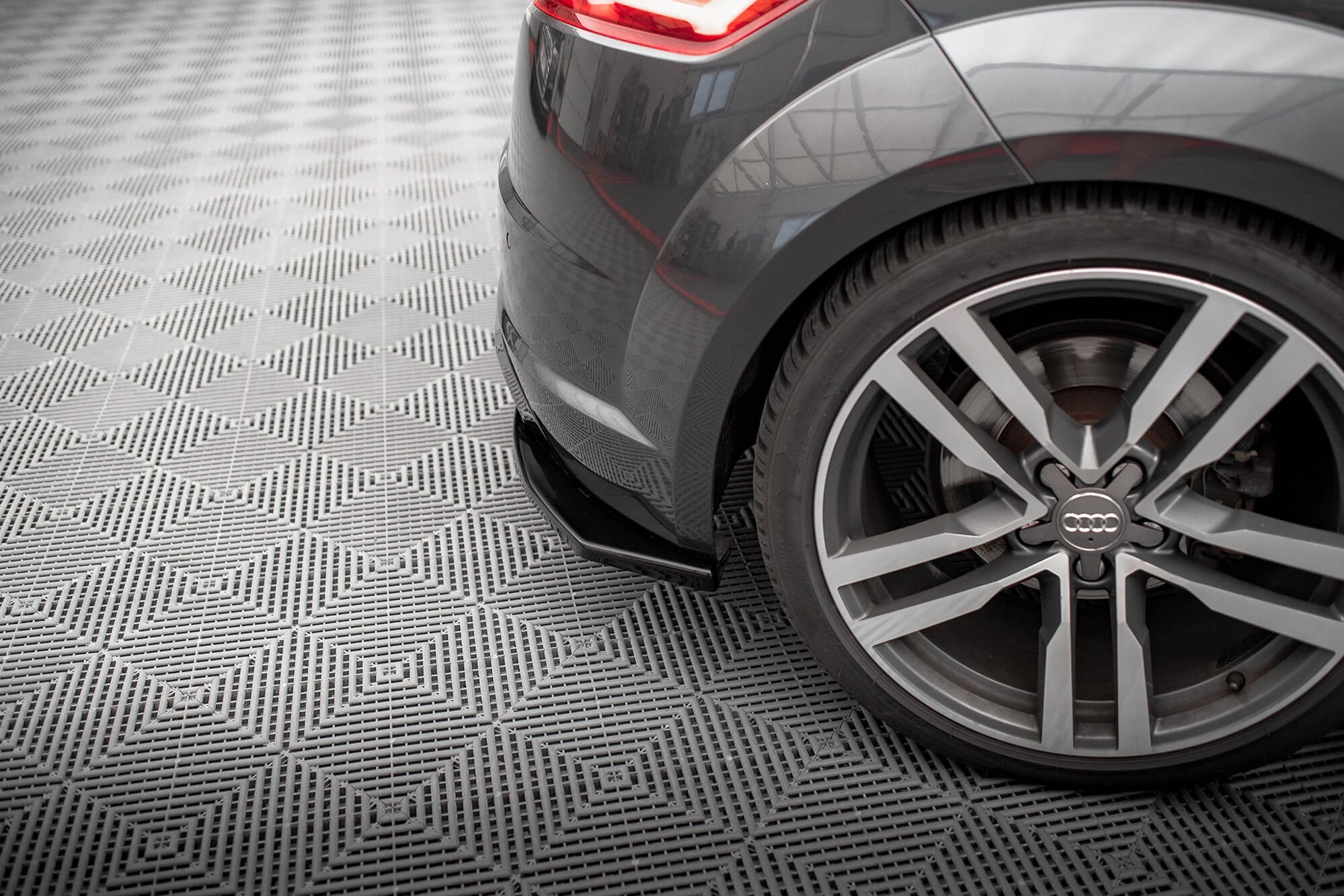 Splitters laterales traseros V.2 Audi TT S-Line 8S