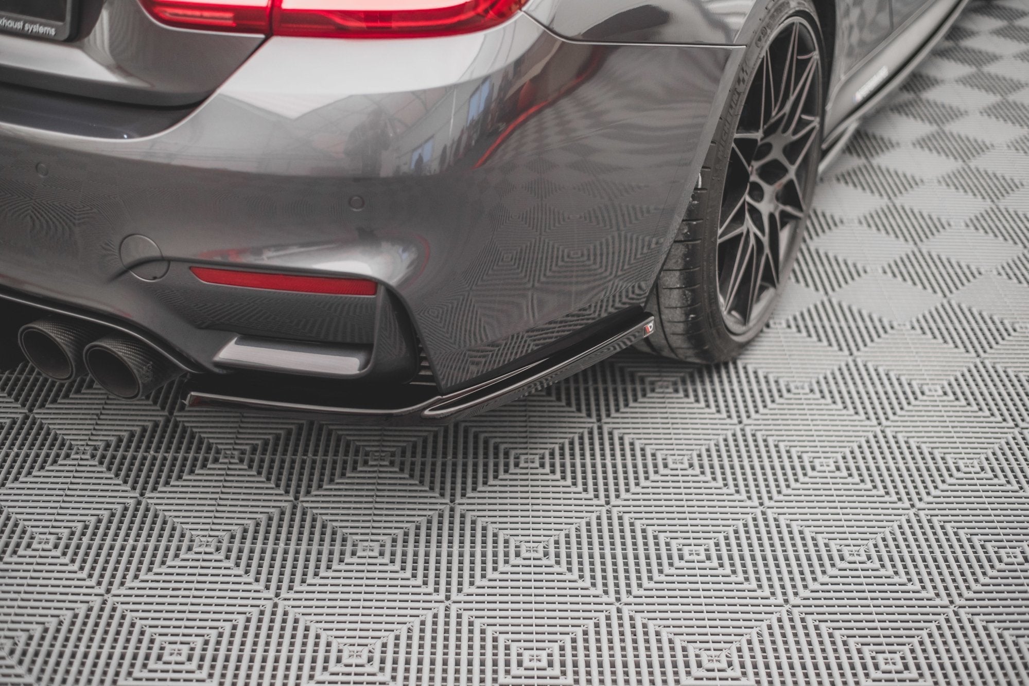 Splitters laterales traseros V.2 BMW M4 F82