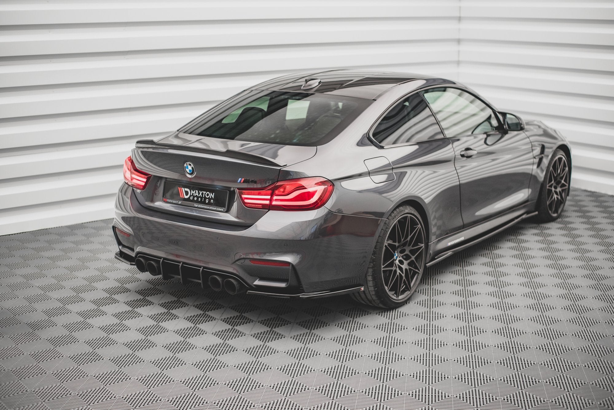 Splitters laterales traseros V.2 BMW M4 F82