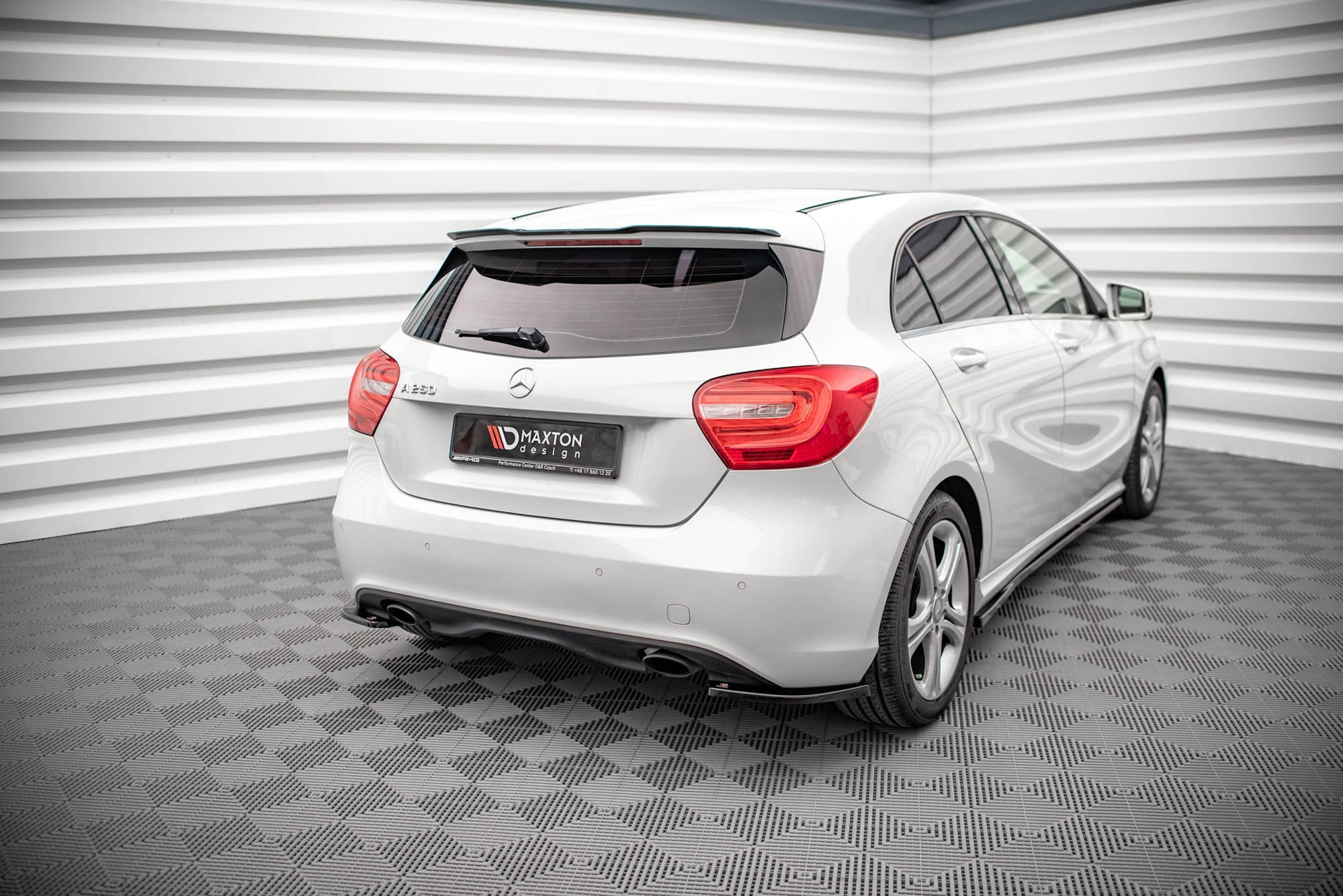 Splitters laterales traseros V.2 Mercedes-Benz Clase A W176