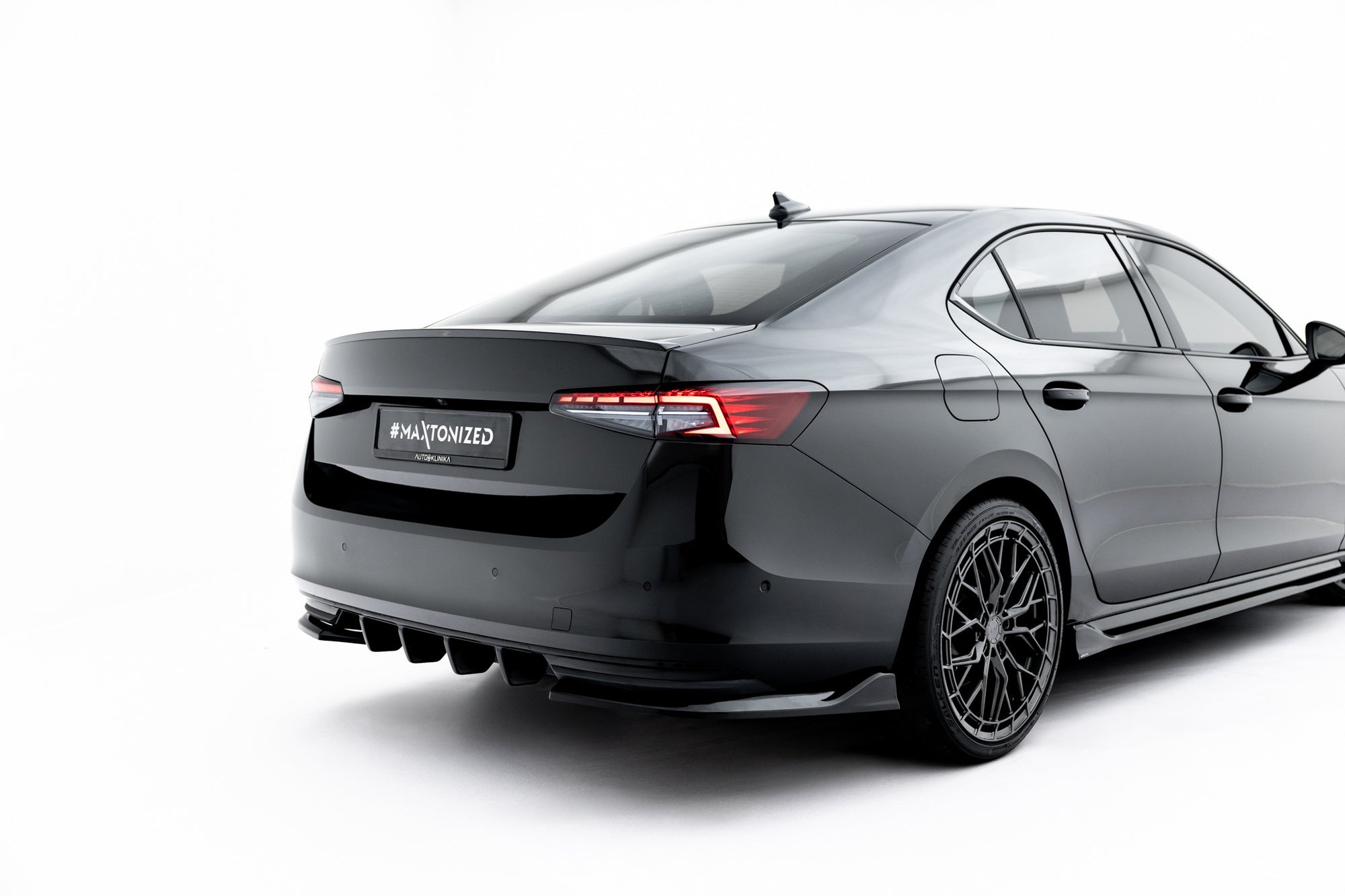 Splitters laterales traseros V.2 Skoda Superb Sportline Mk4