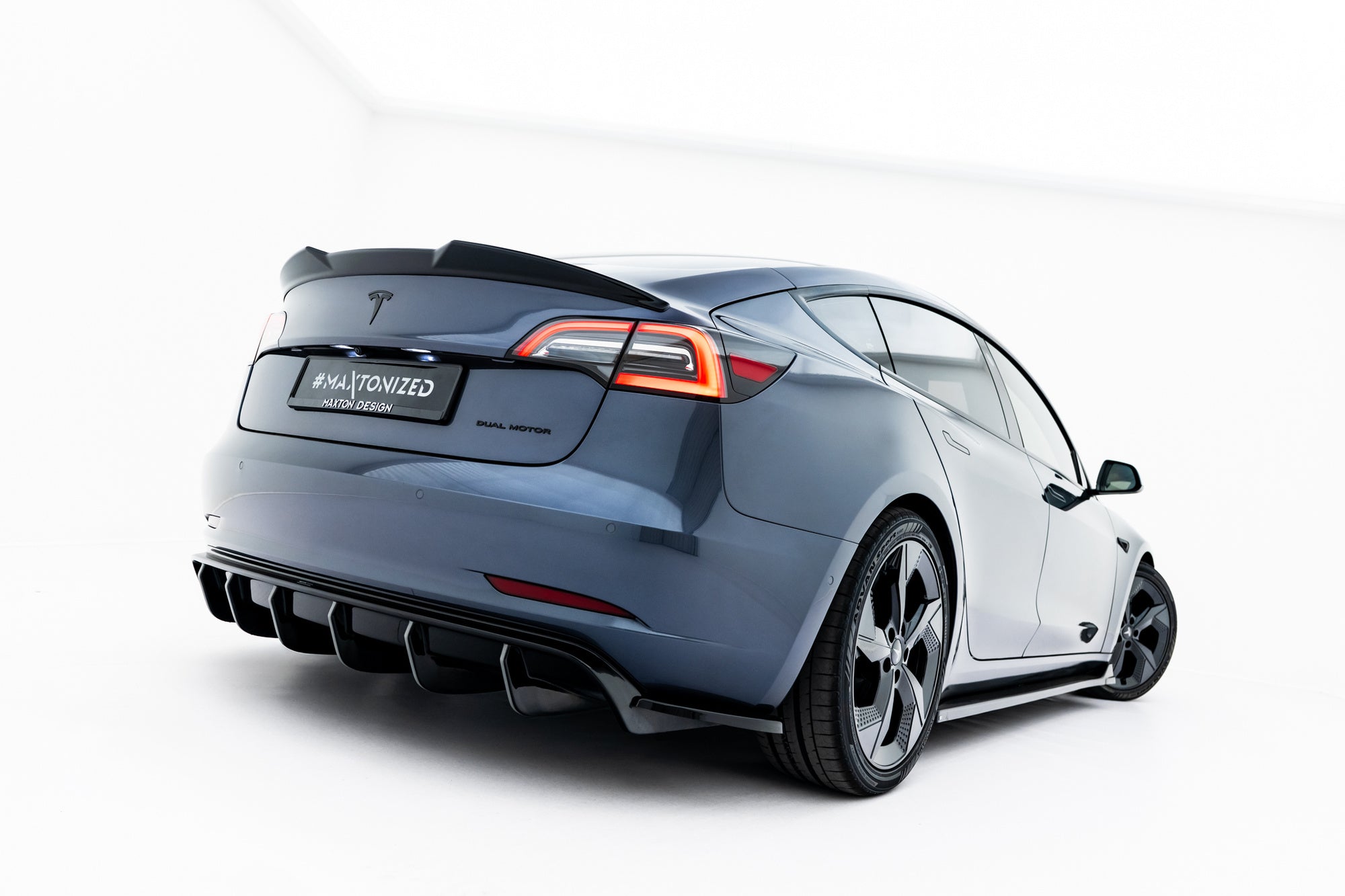 Splitters laterales traseros V.2 Tesla Model 3