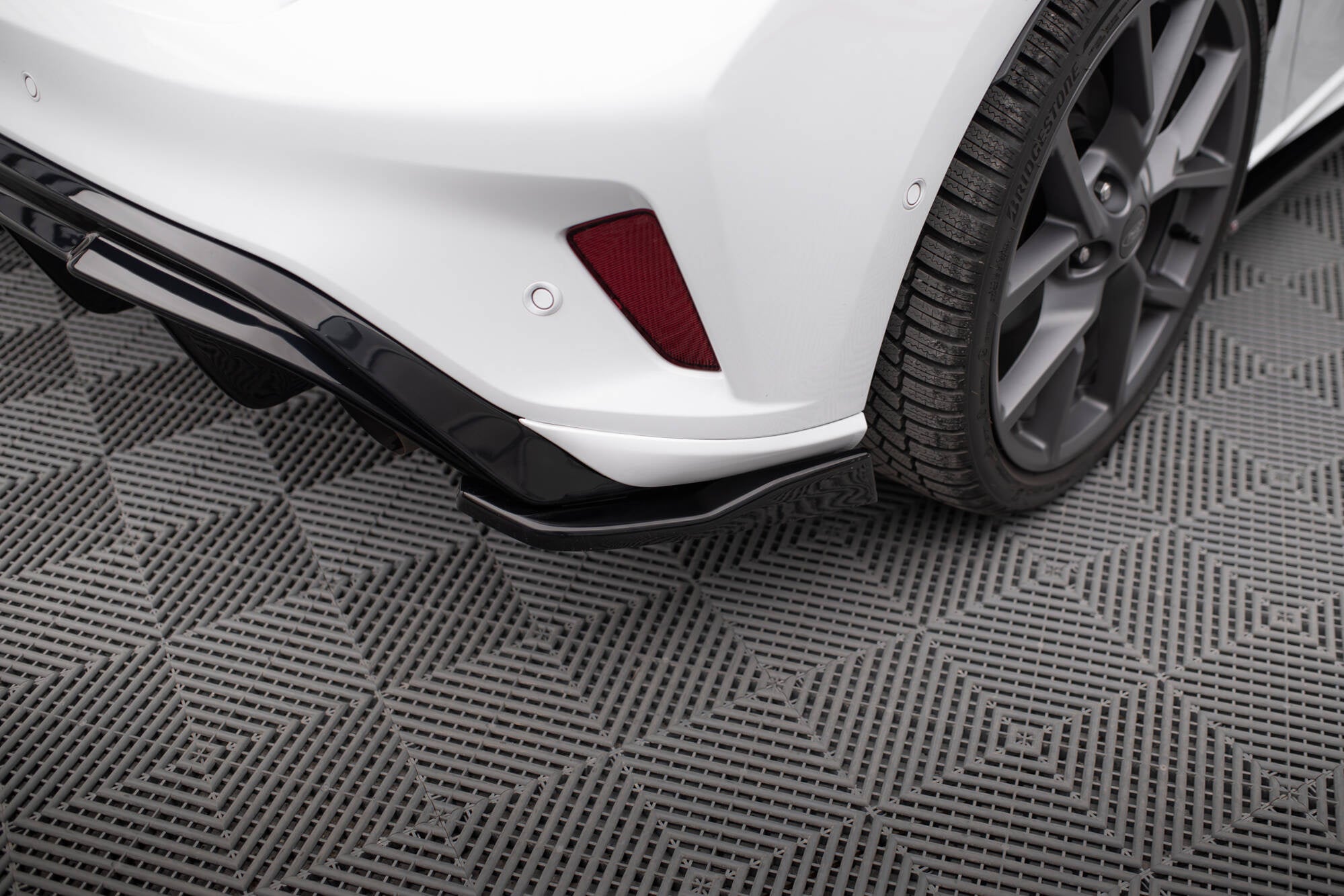 Splitters laterales traseros V3 DO Añadido V3 Ford Focus Hatchback ST Mk4