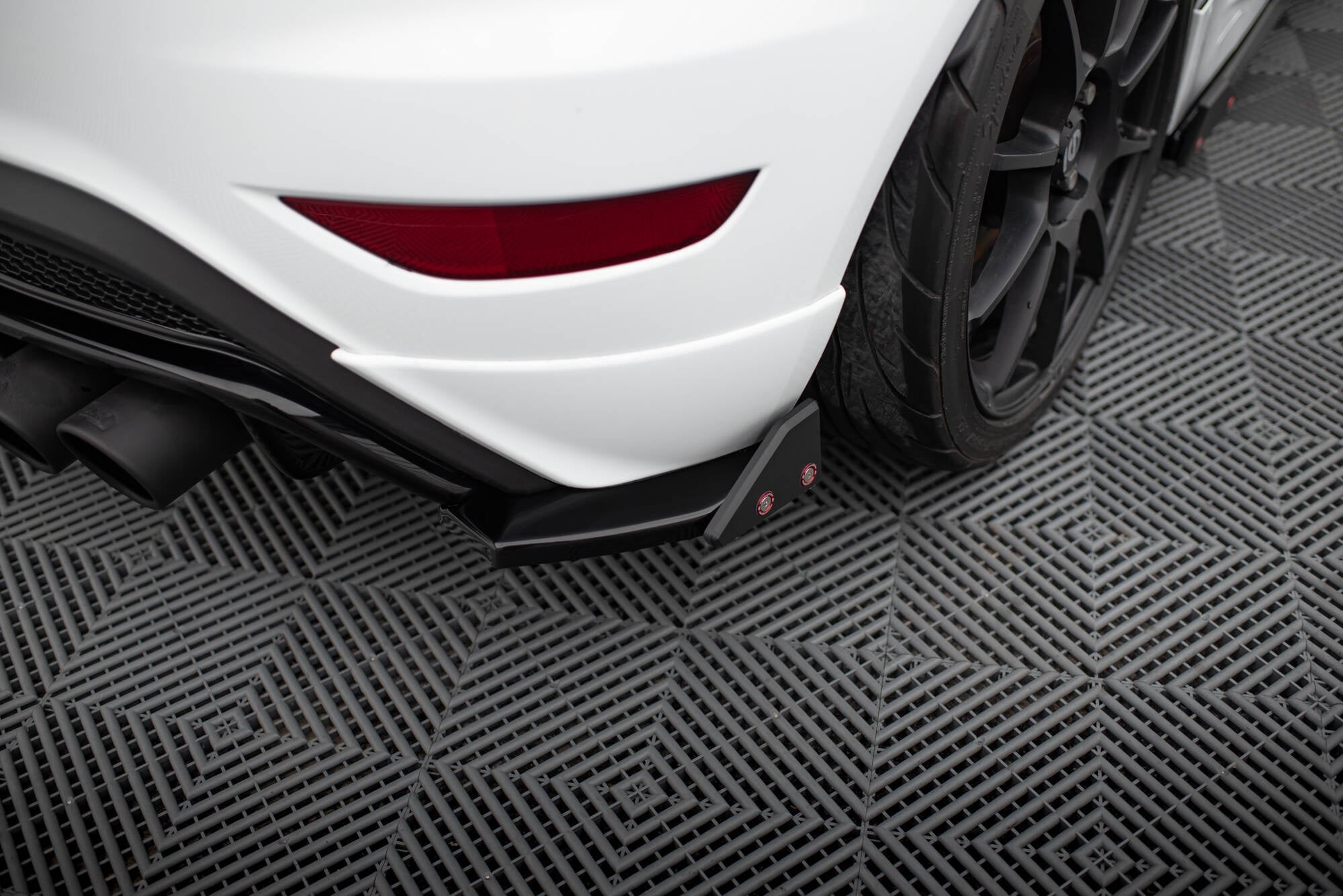 Splitters laterales traseros V.3 + Flaps Ford Fiesta ST Mk7 Facelift