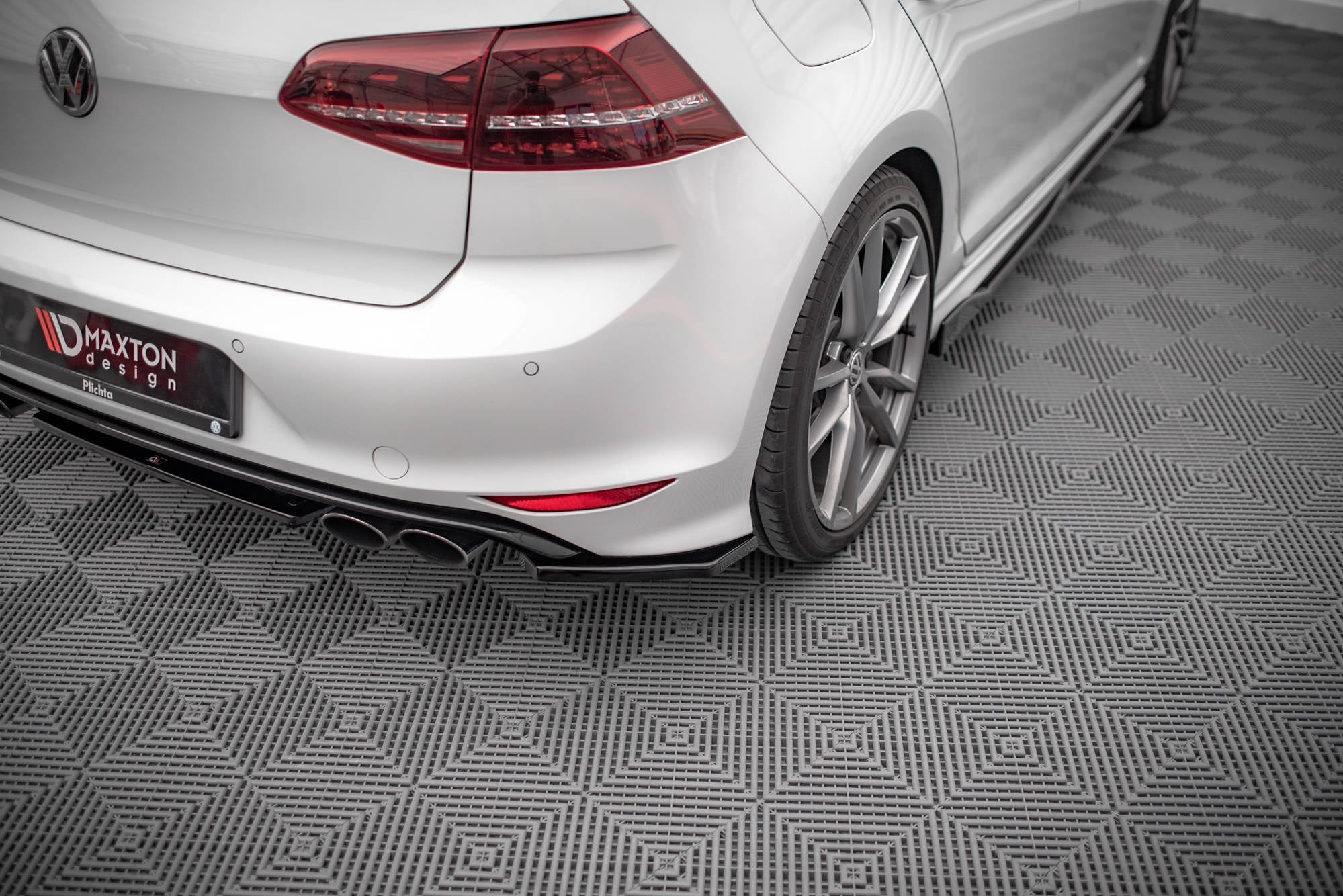 Splitters laterales traseros V.3 Volkswagen Golf R Mk7