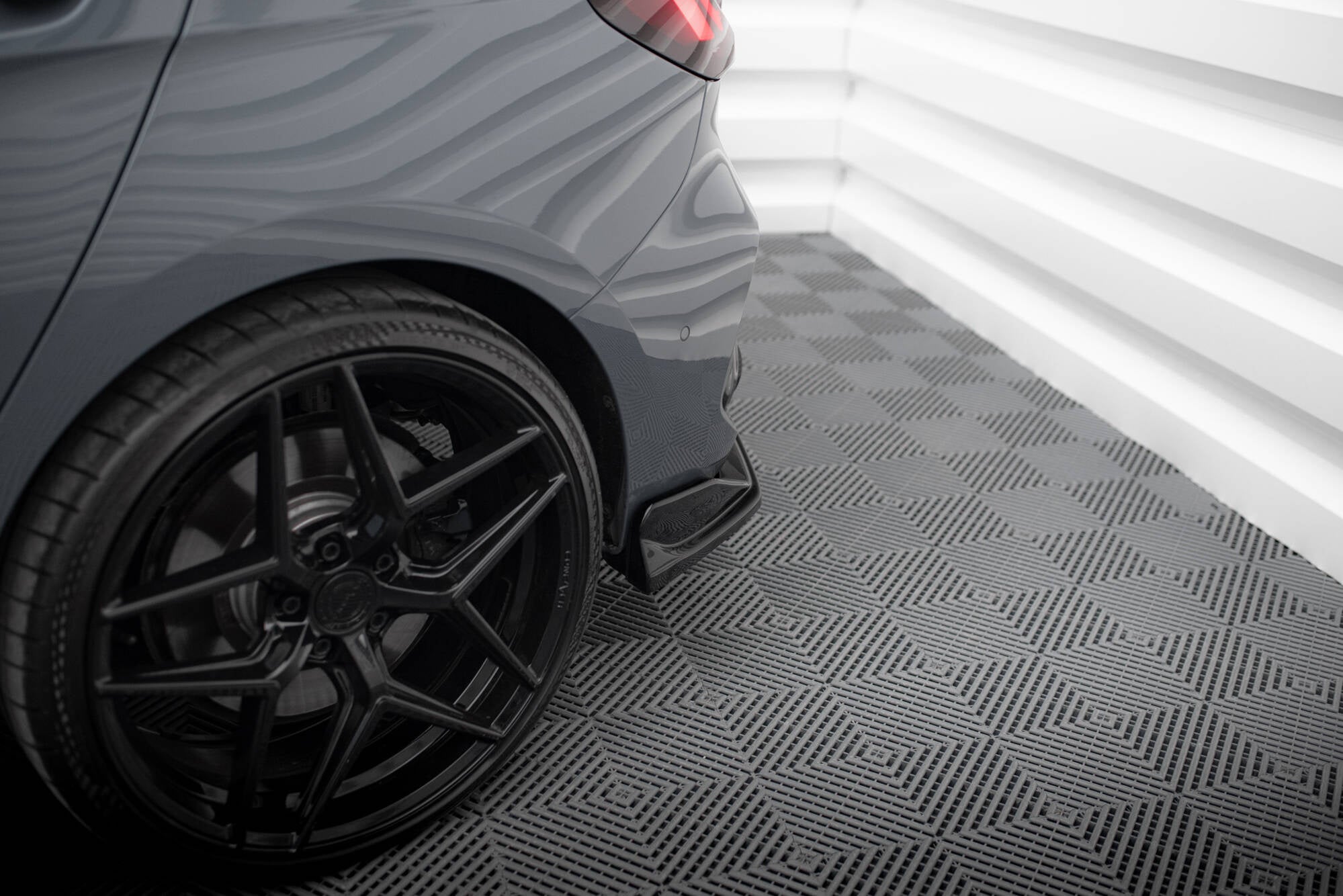 Splitters laterales traseros V.4 BMW Serie 1 M-Pack / M135i / 128ti F40