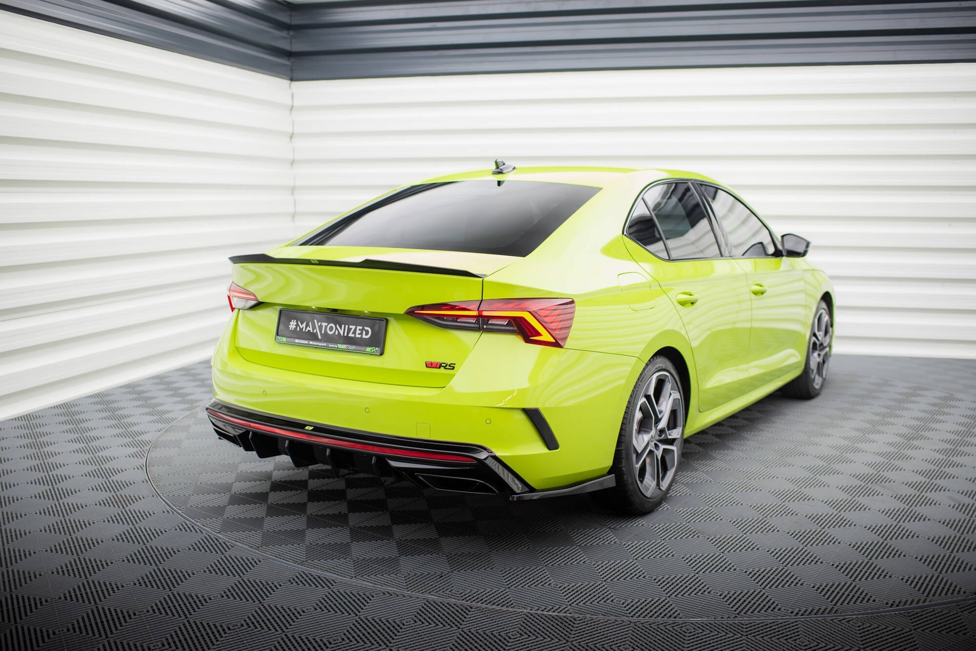 Splitters laterales traseros V.4 Skoda Octavia RS Mk4