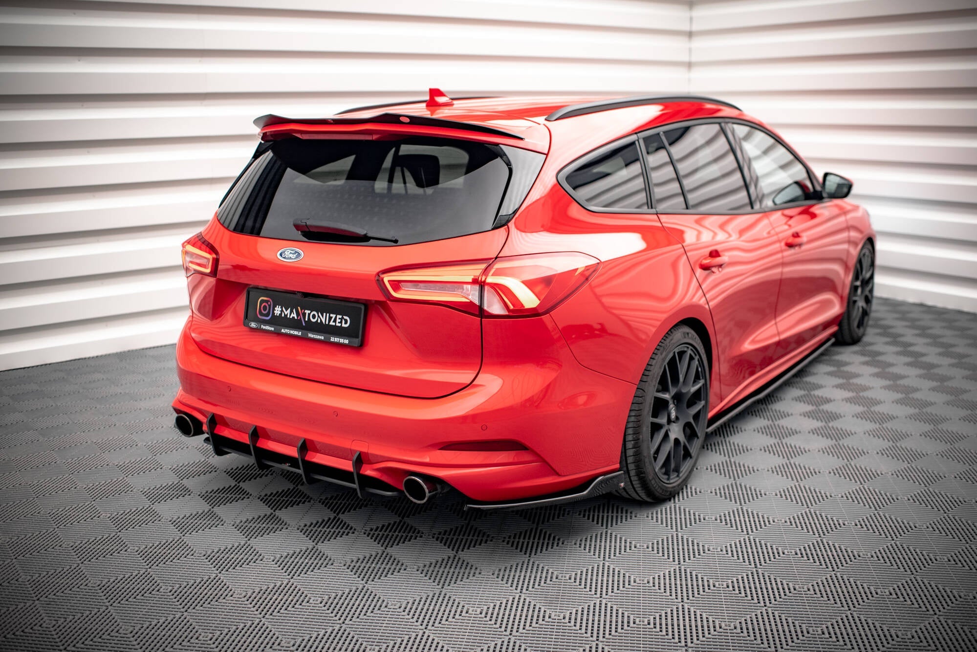 Splitters laterales traseros V.6 Ford Focus Familiar ST Mk4