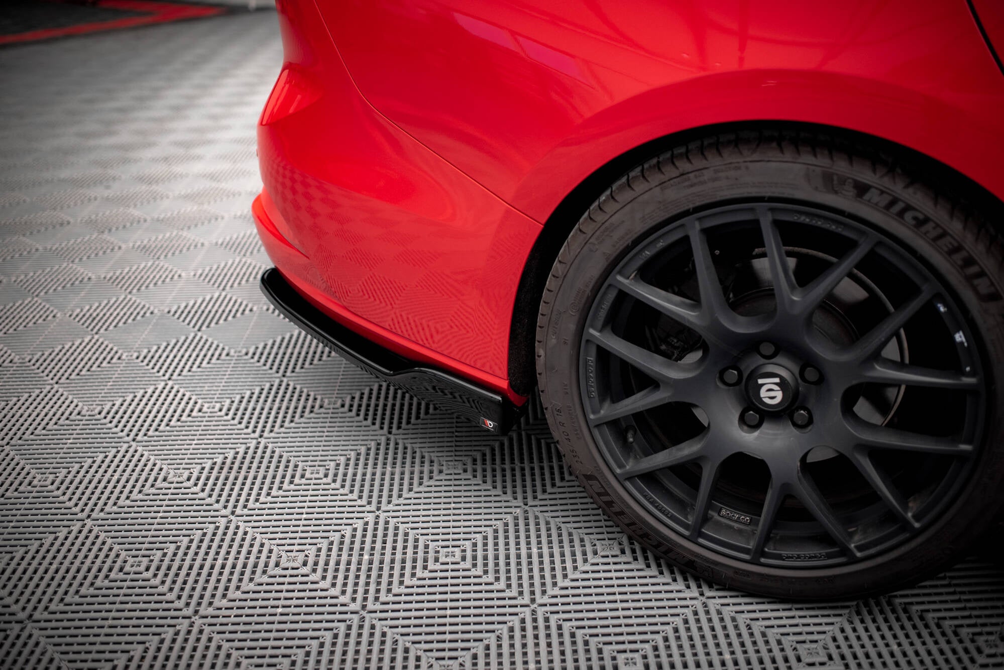 Splitters laterales traseros V.6 Ford Focus Familiar ST Mk4