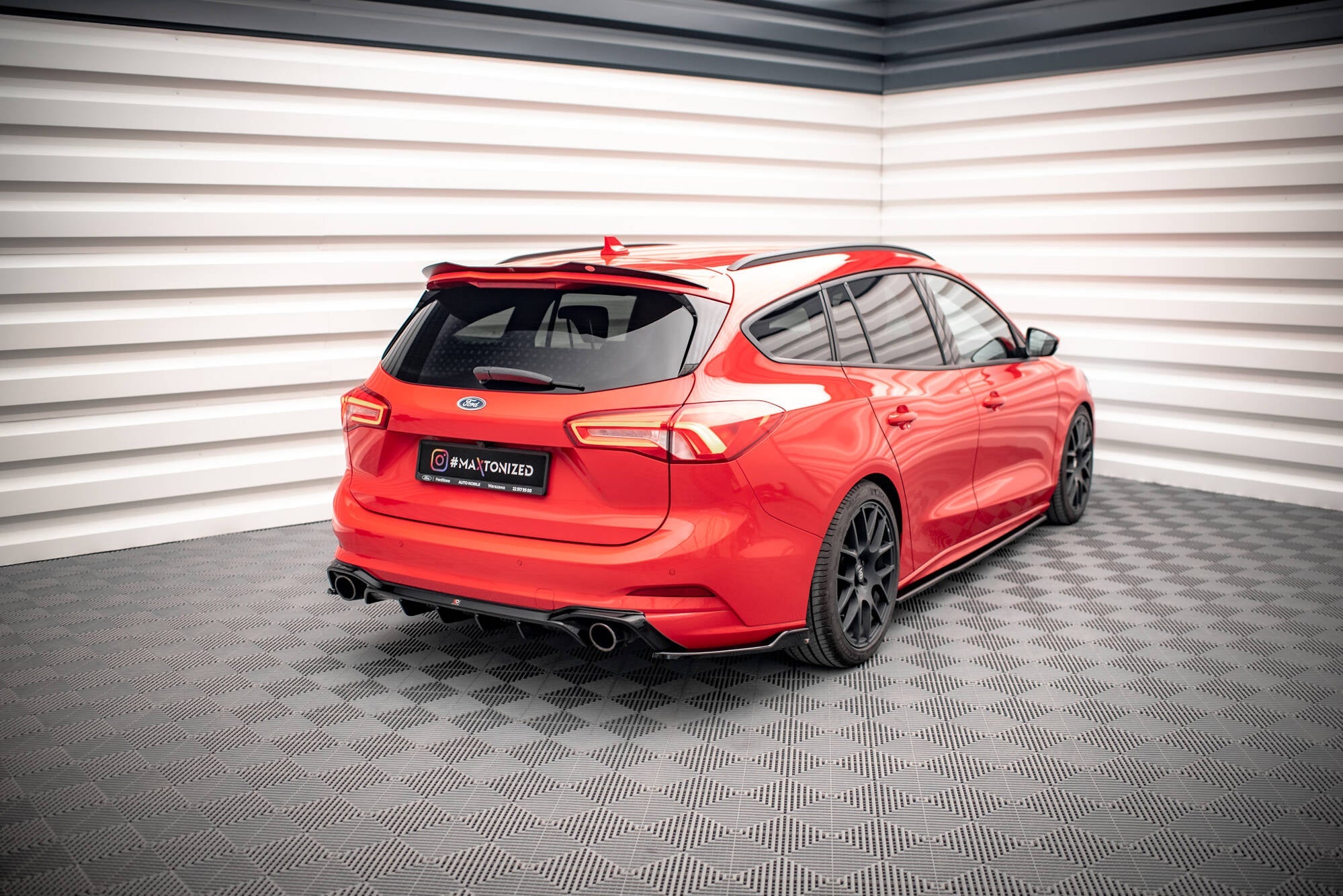 Splitters laterales traseros V.8 Ford Focus Familiar ST Mk4