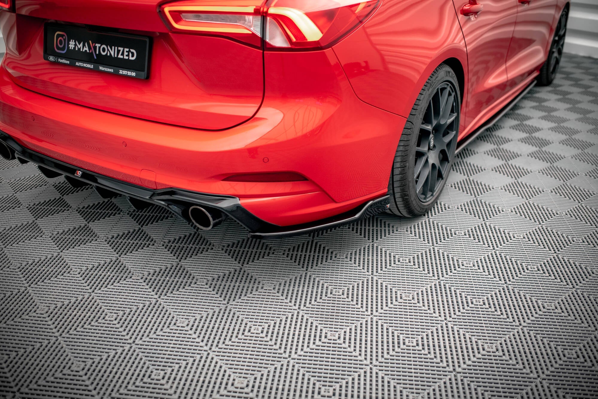 Splitters laterales traseros V.8 Ford Focus Familiar ST Mk4