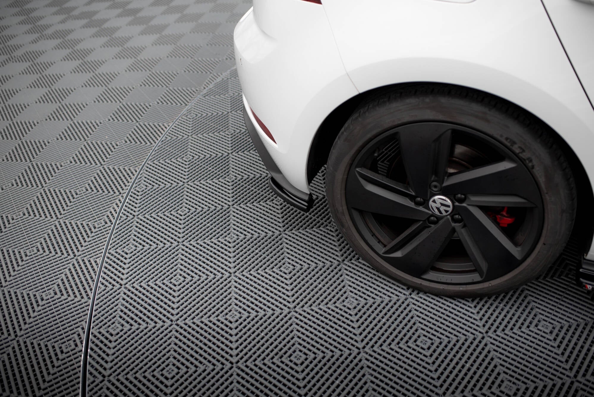 Splitters laterales traseros VW Golf Mk7 GTI Facelift