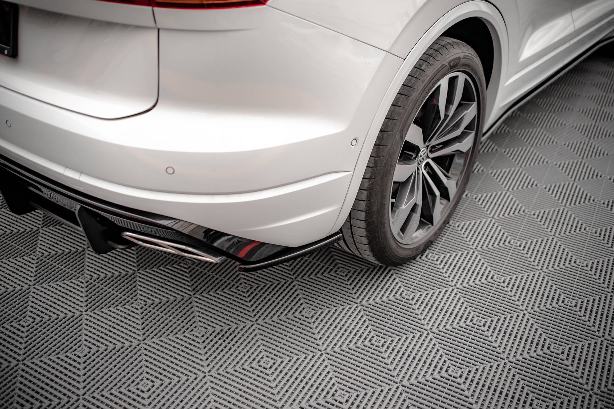 Splitters laterales traseros Volkswagen Touareg R-line Mk3