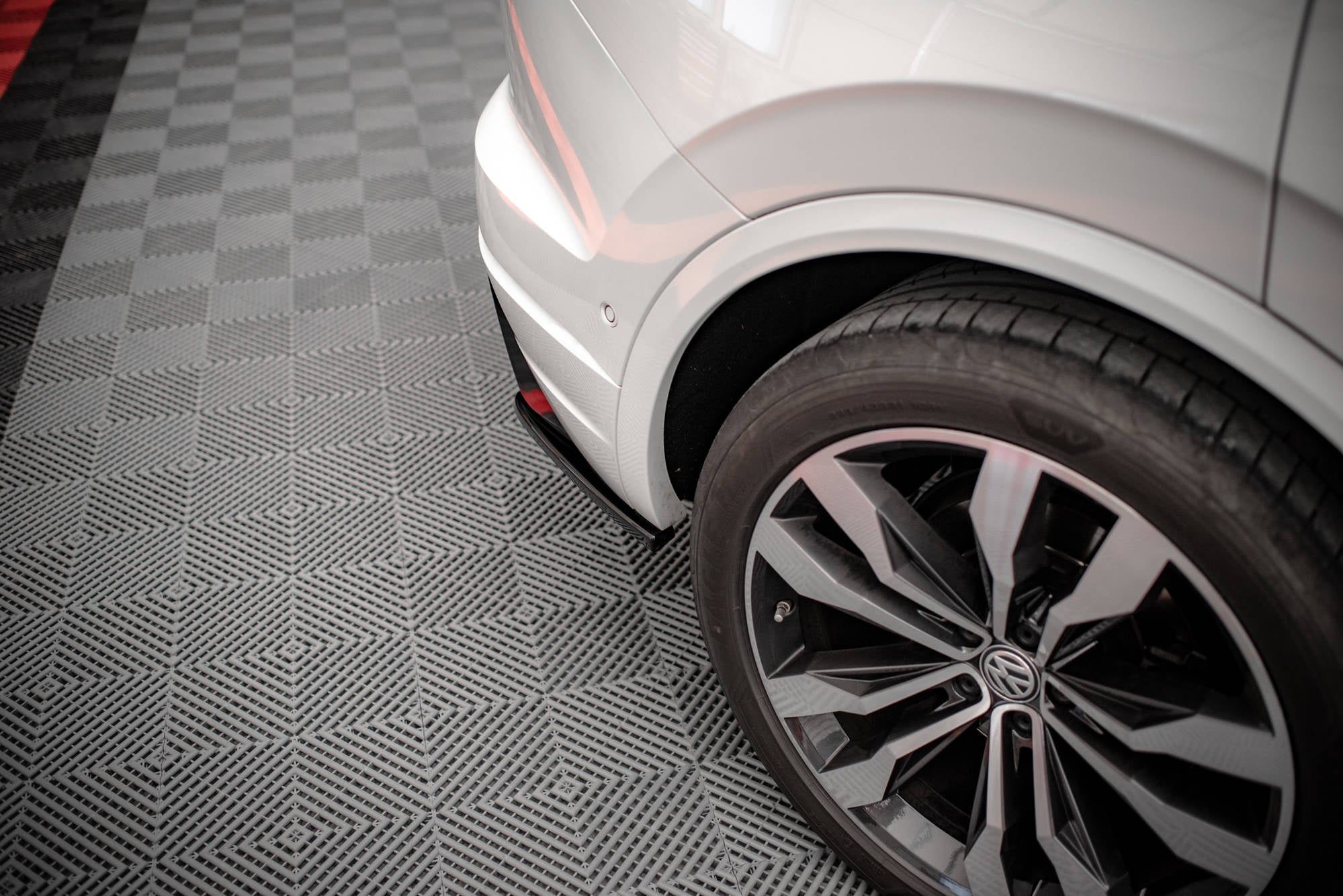 Splitters laterales traseros Volkswagen Touareg R-line Mk3