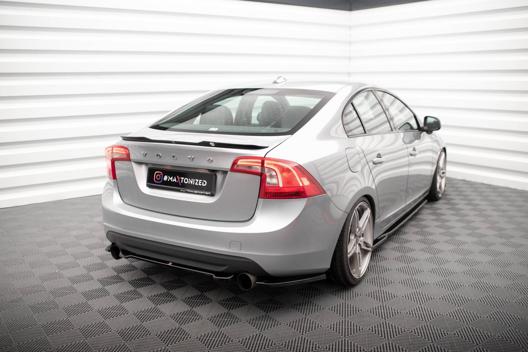 Splitters laterales traseros Volvo S60 Mk2
