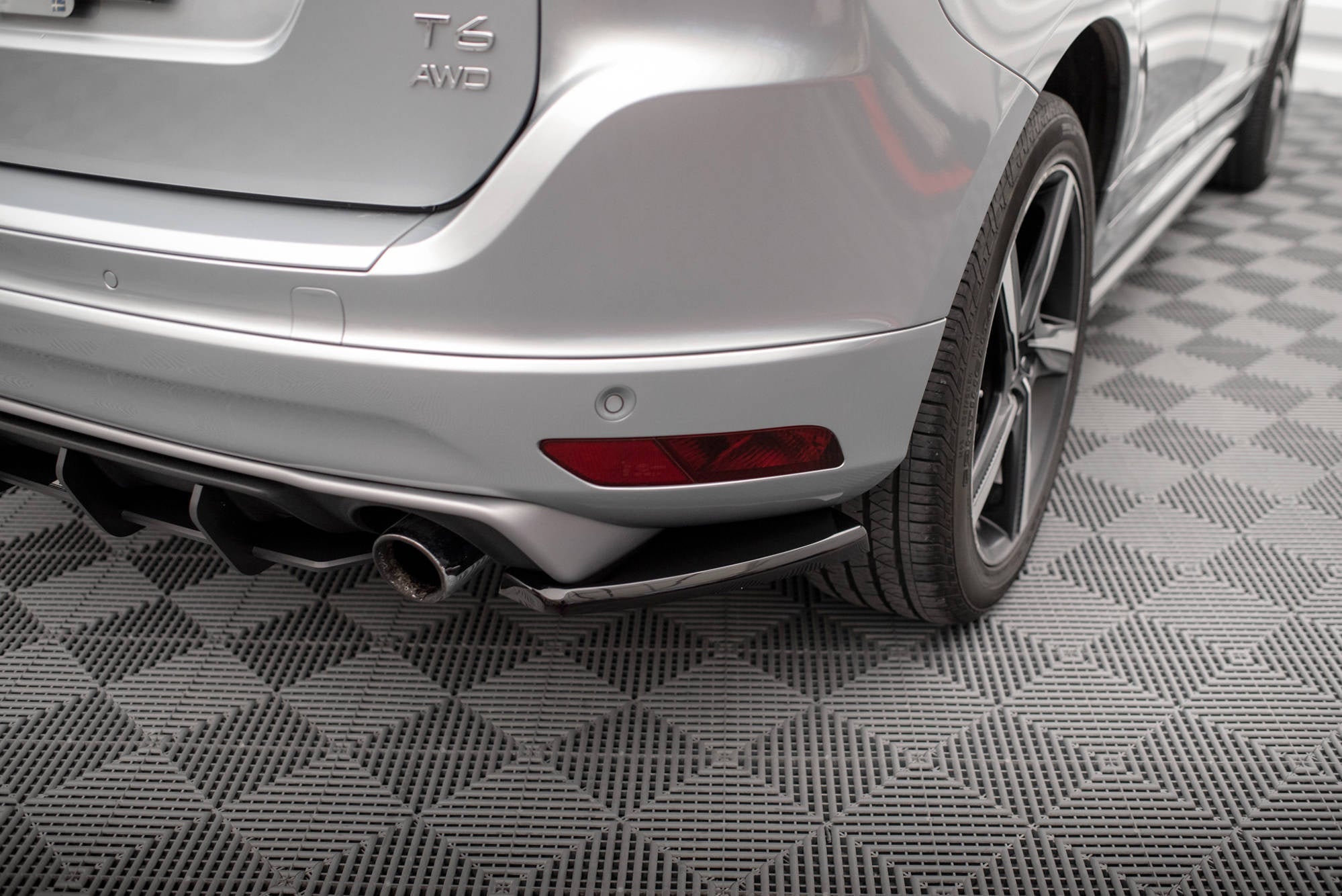 Splitters laterales traseros Volvo XC60 R-Design Mk1 Facelift
