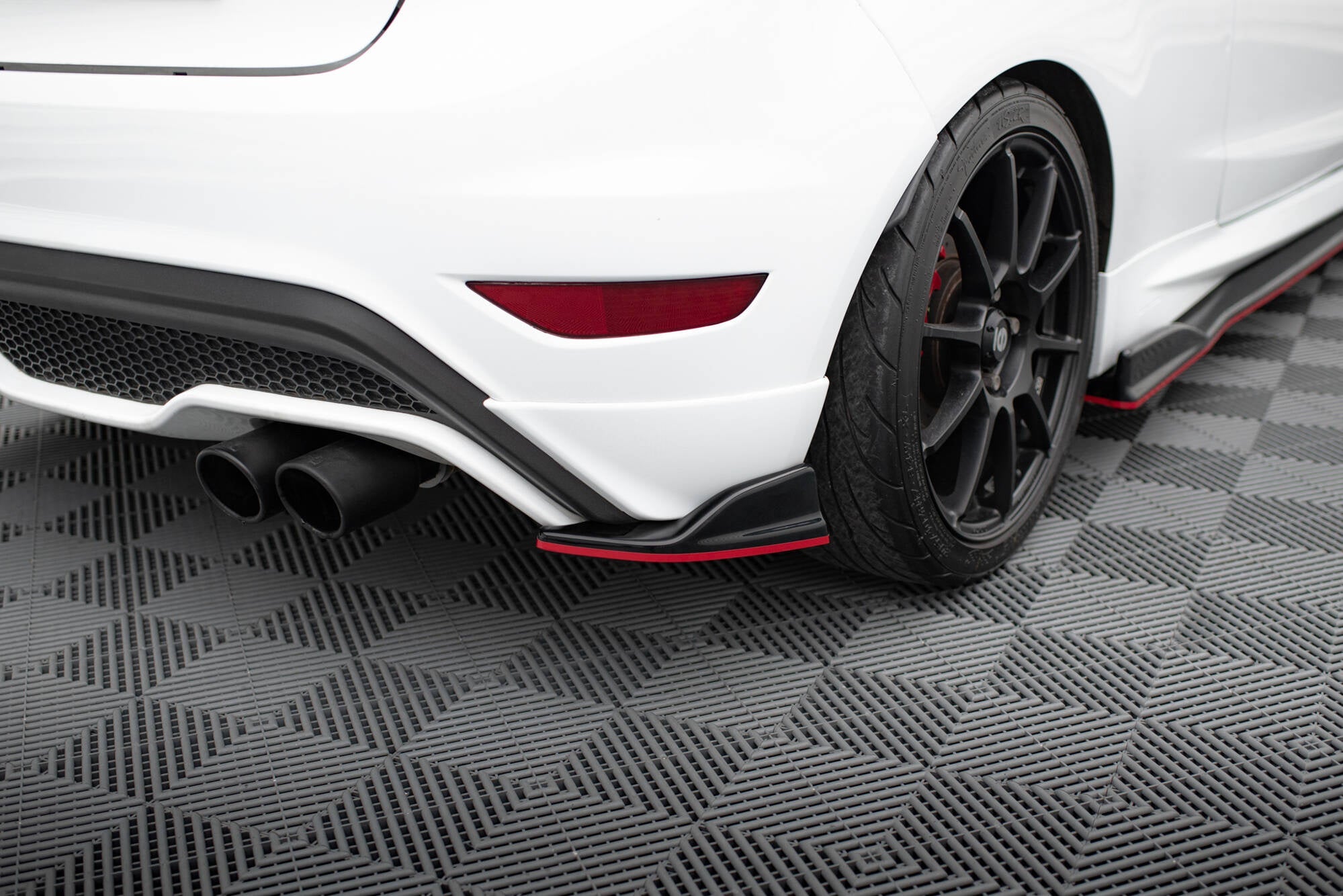 Splitters Traseros Ford Fiesta MK7 Facelift