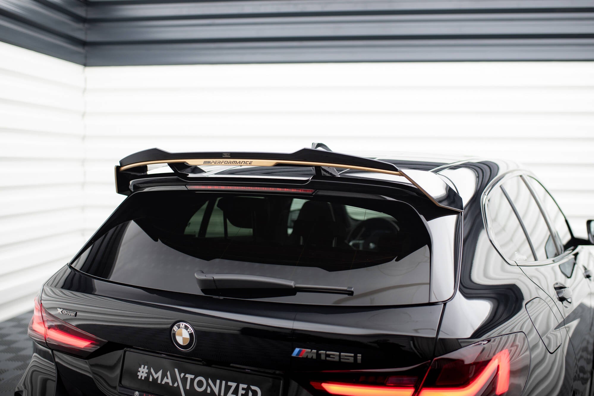 Extensión de alerón BMW M135i M Performance F40