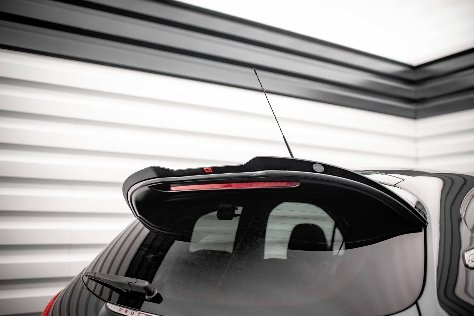 Extensión de alerón Peugeot 208 GTi Mk1