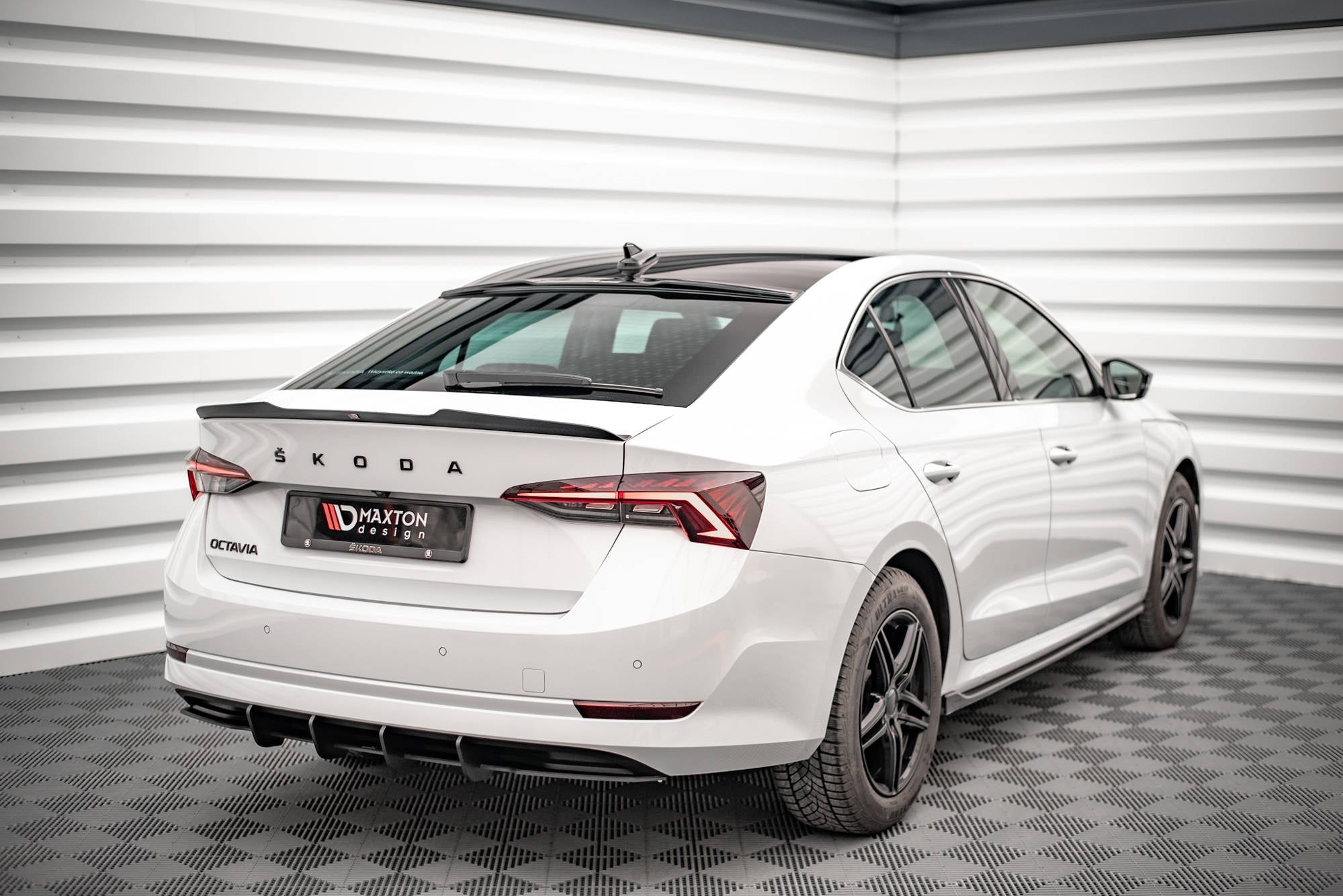 Extensión de alerón Skoda Octavia Liftback Mk4