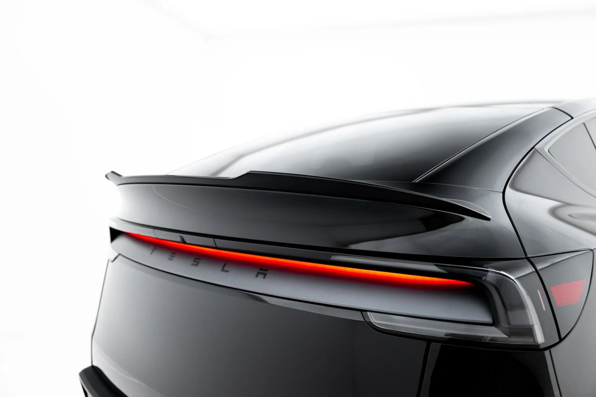 Extensión de alerón Tesla Model Y Premium Mk1 Facelift