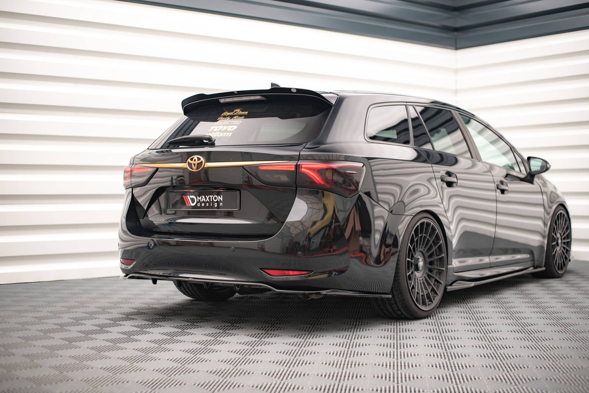 Extensión de alerón Toyota Avensis Mk3 Facelift Wagon