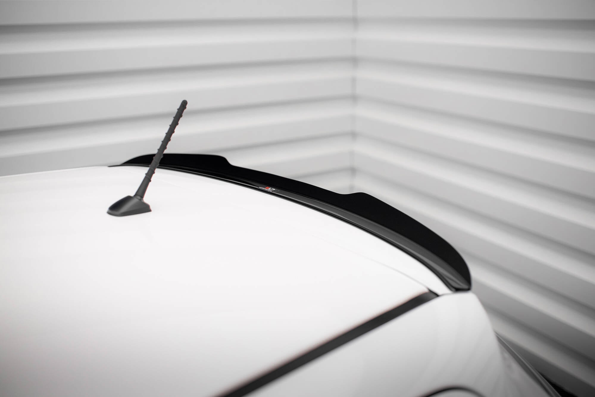 Extensión de alerón Toyota Yaris Mk3 Facelift