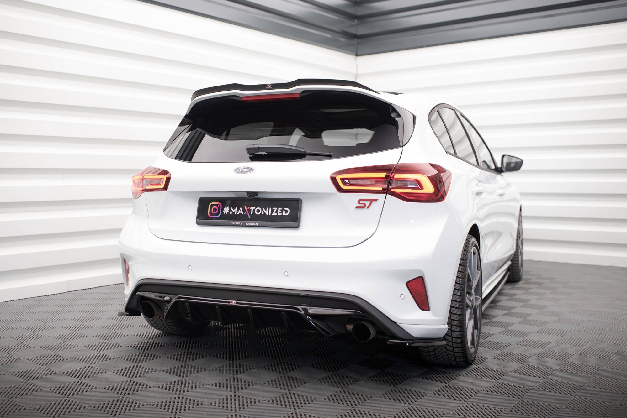 Extensión de alerón V.1 Ford Focus Hatchback ST Mk4