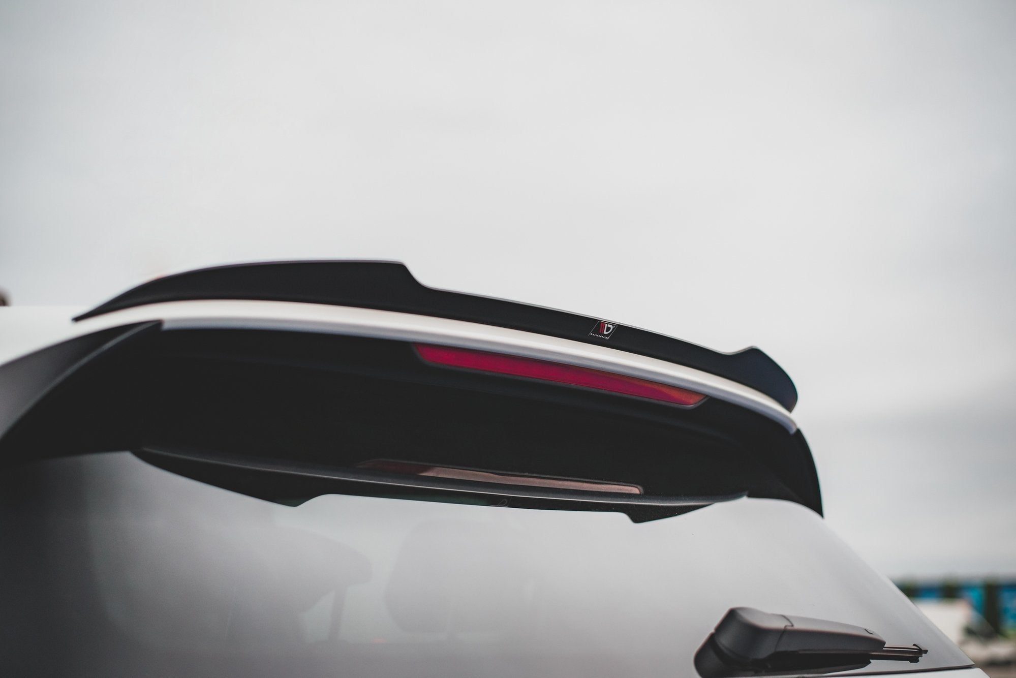 Extensión de alerón V.1 Volkswagen Golf GTI / GTE / GTD / R-Line / R Mk8
