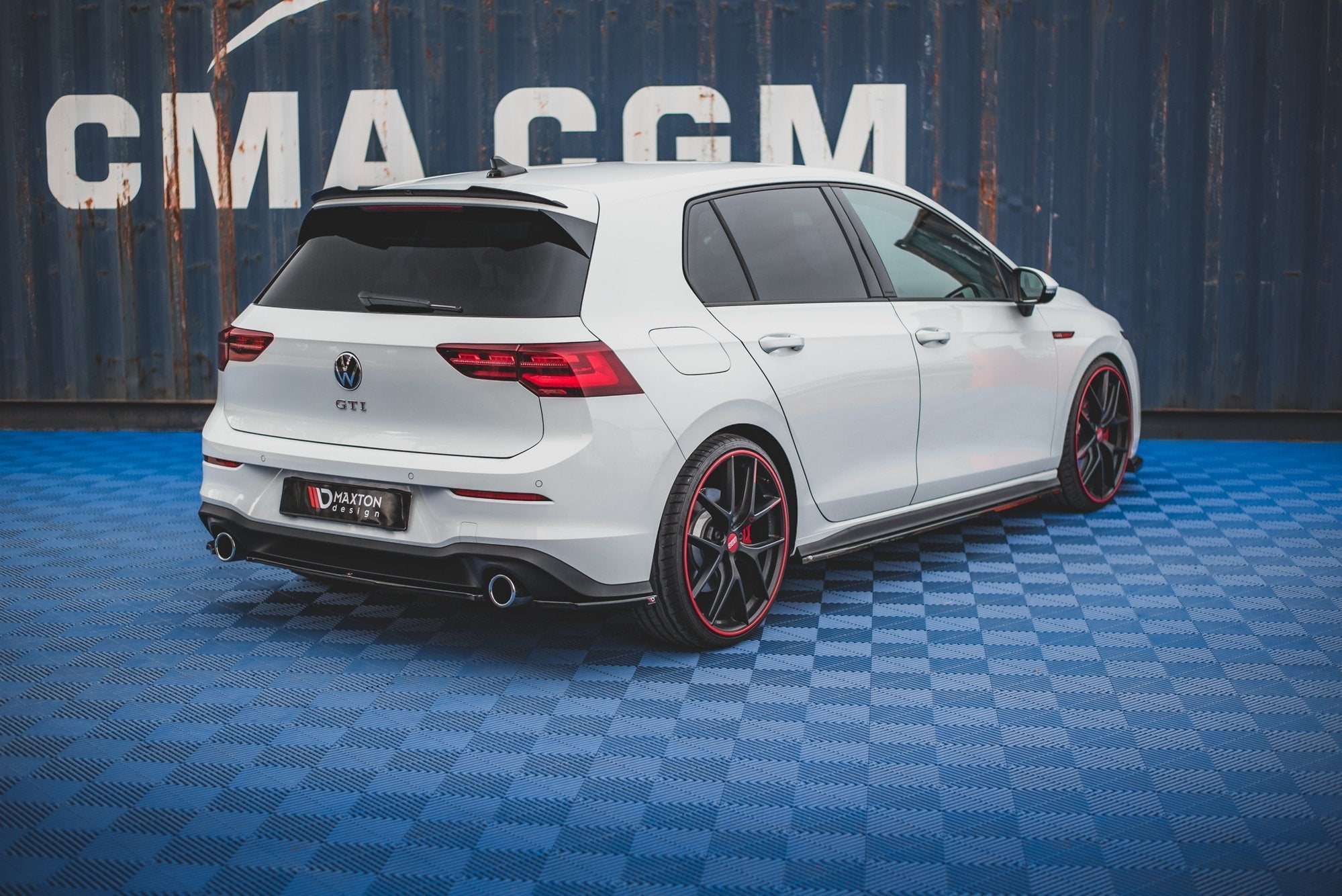Extensión de alerón V.1 Volkswagen Golf GTI / GTE / GTD / R-Line / R Mk8