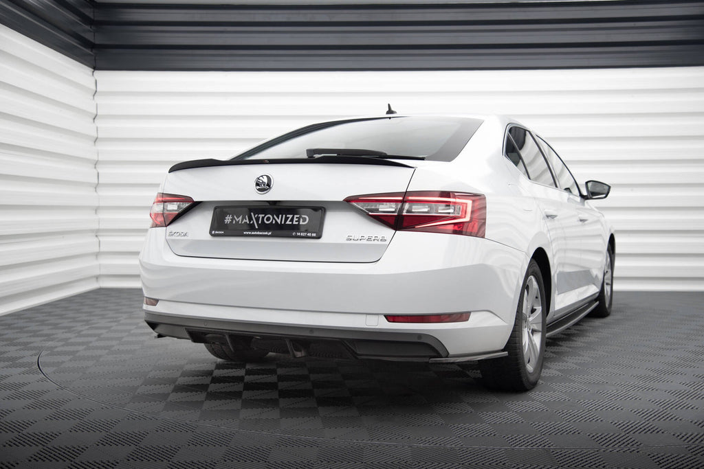 Extensión de alerón V.2 Skoda Superb Liftback Mk3 / Mk3 Facelift