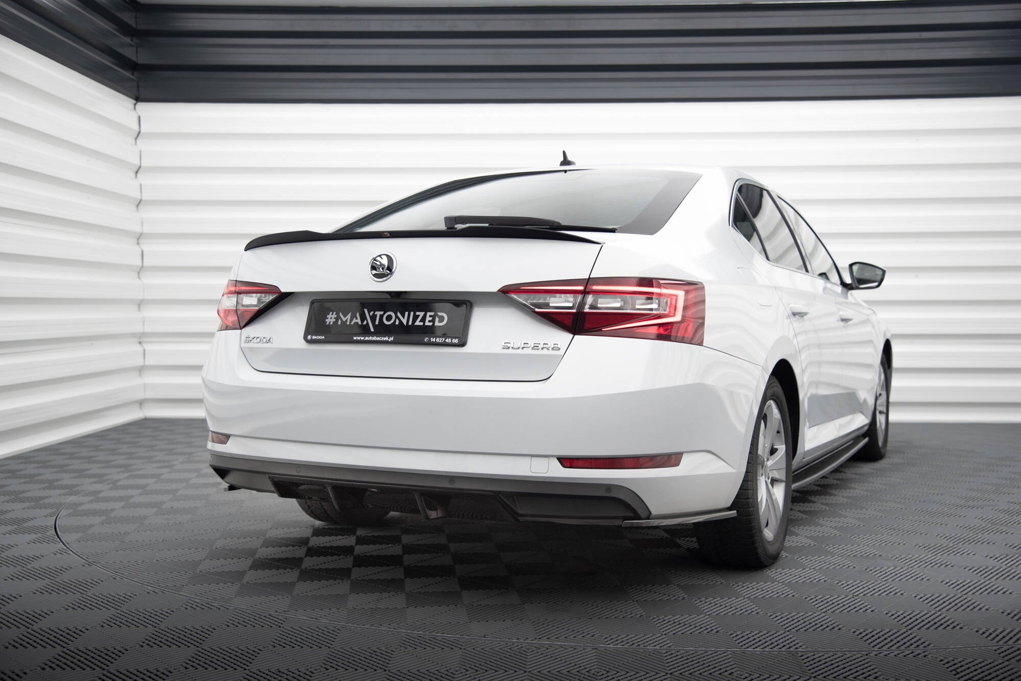 Extensión de alerón V.2 Skoda Superb Liftback Mk3 / Mk3 Facelift