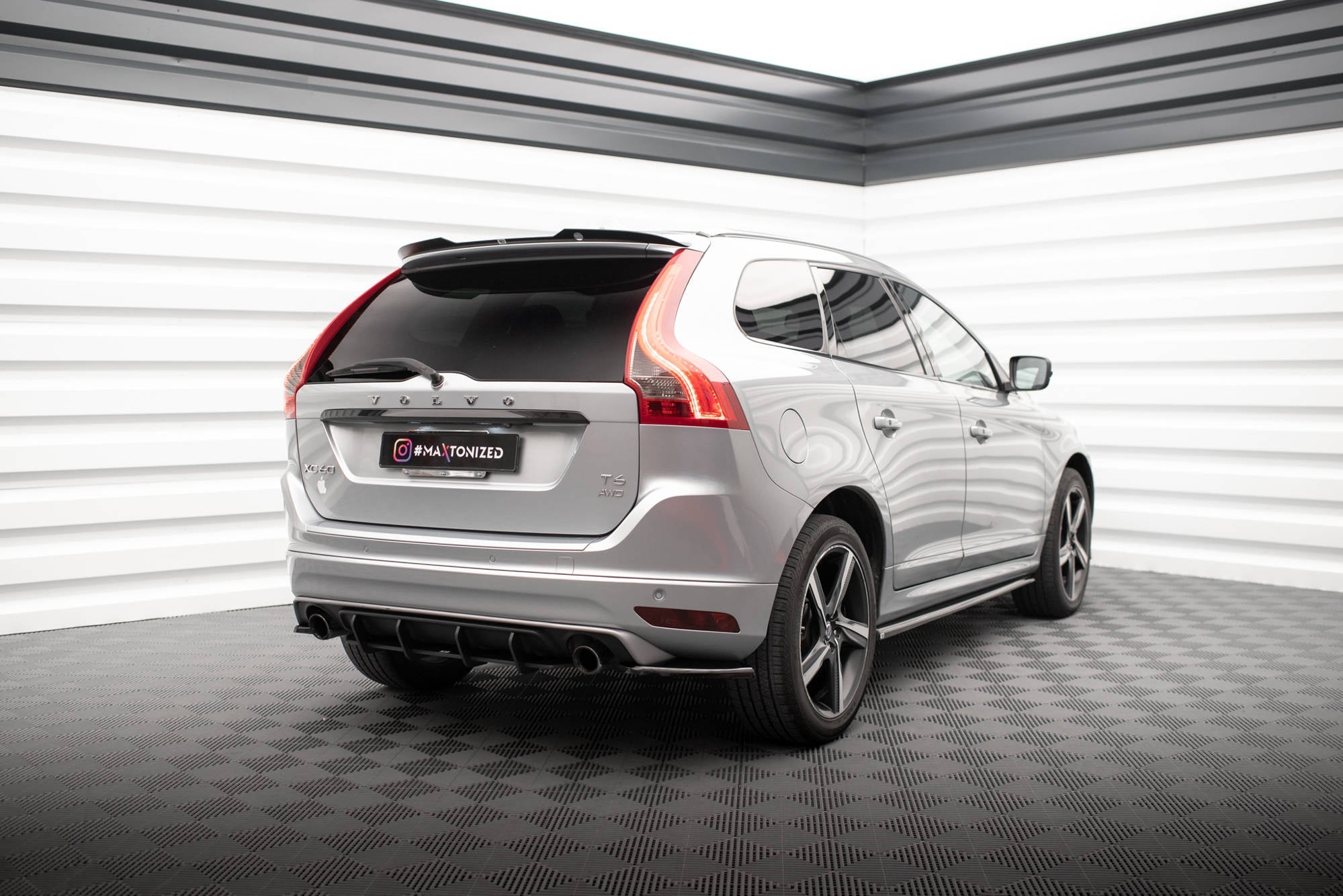 Extensión de alerón Volvo XC60 R-Design Mk1 Facelift