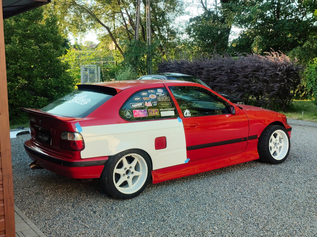 Aletas Traseras +50mm BMW E36 Compact - FULL GAS