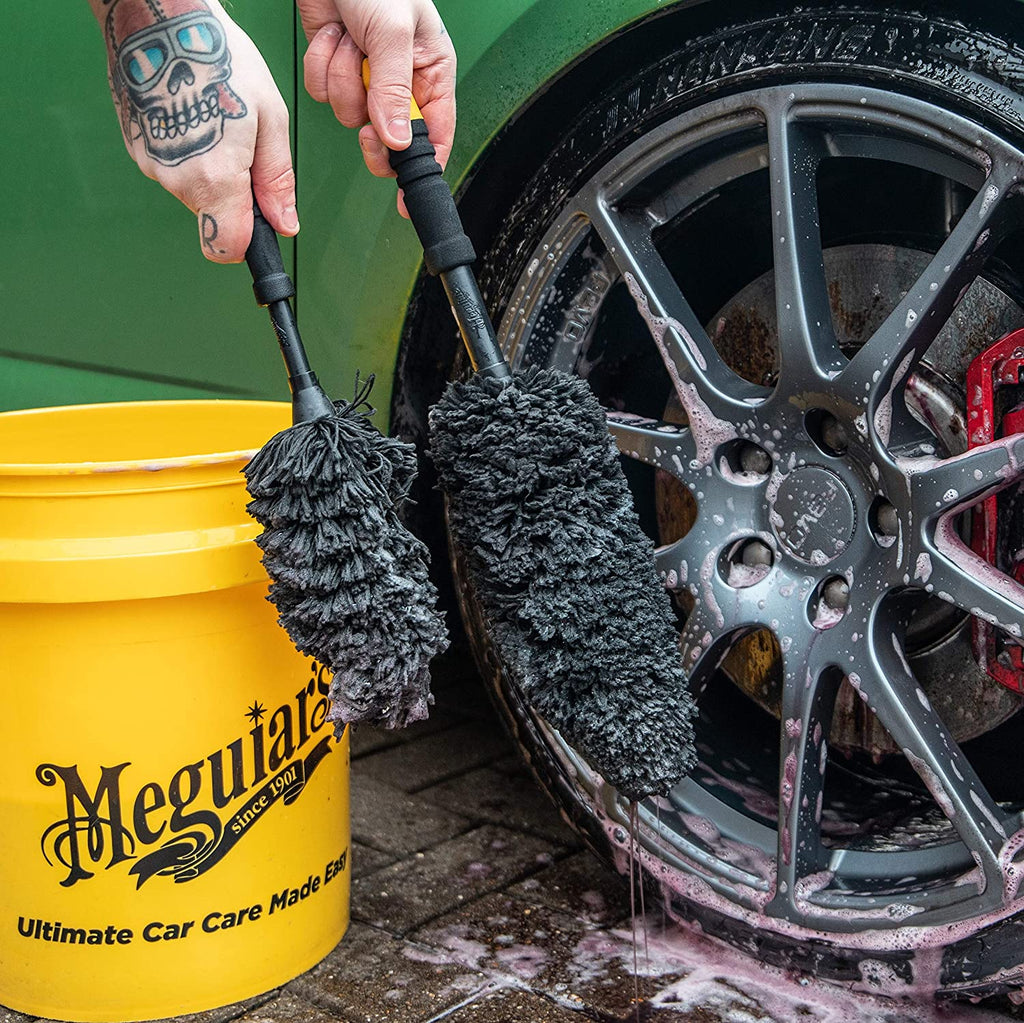 EXTRA LONG TIRE BRUSH - MEGUIAR'S