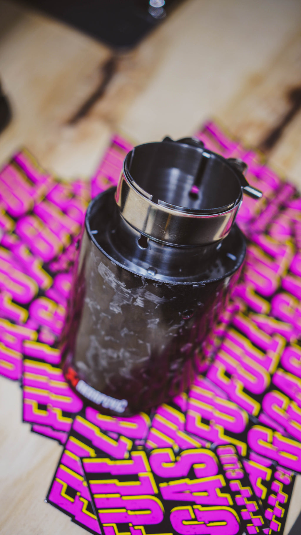 COLA DE ESCAPE 101mm CARBONO FORJADO